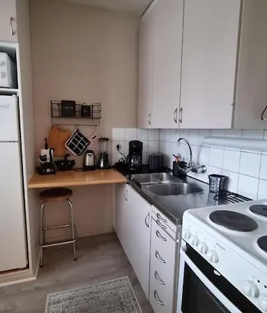 Kompakti Yksioe Sairaalan Laehellae Apartamento *